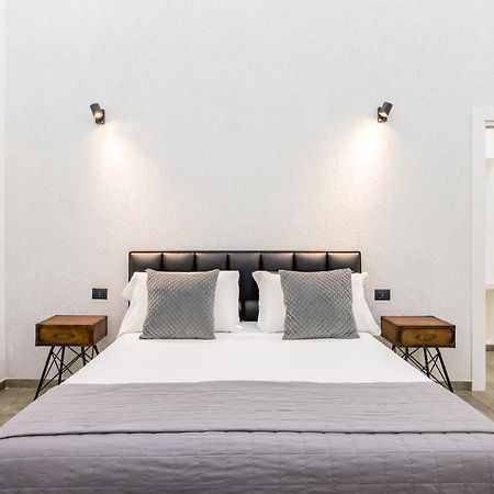 Palazzo Mormando - Industrial Apartment Naples Luaran gambar