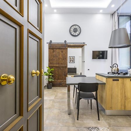 Palazzo Mormando - Industrial Apartment Naples Luaran gambar