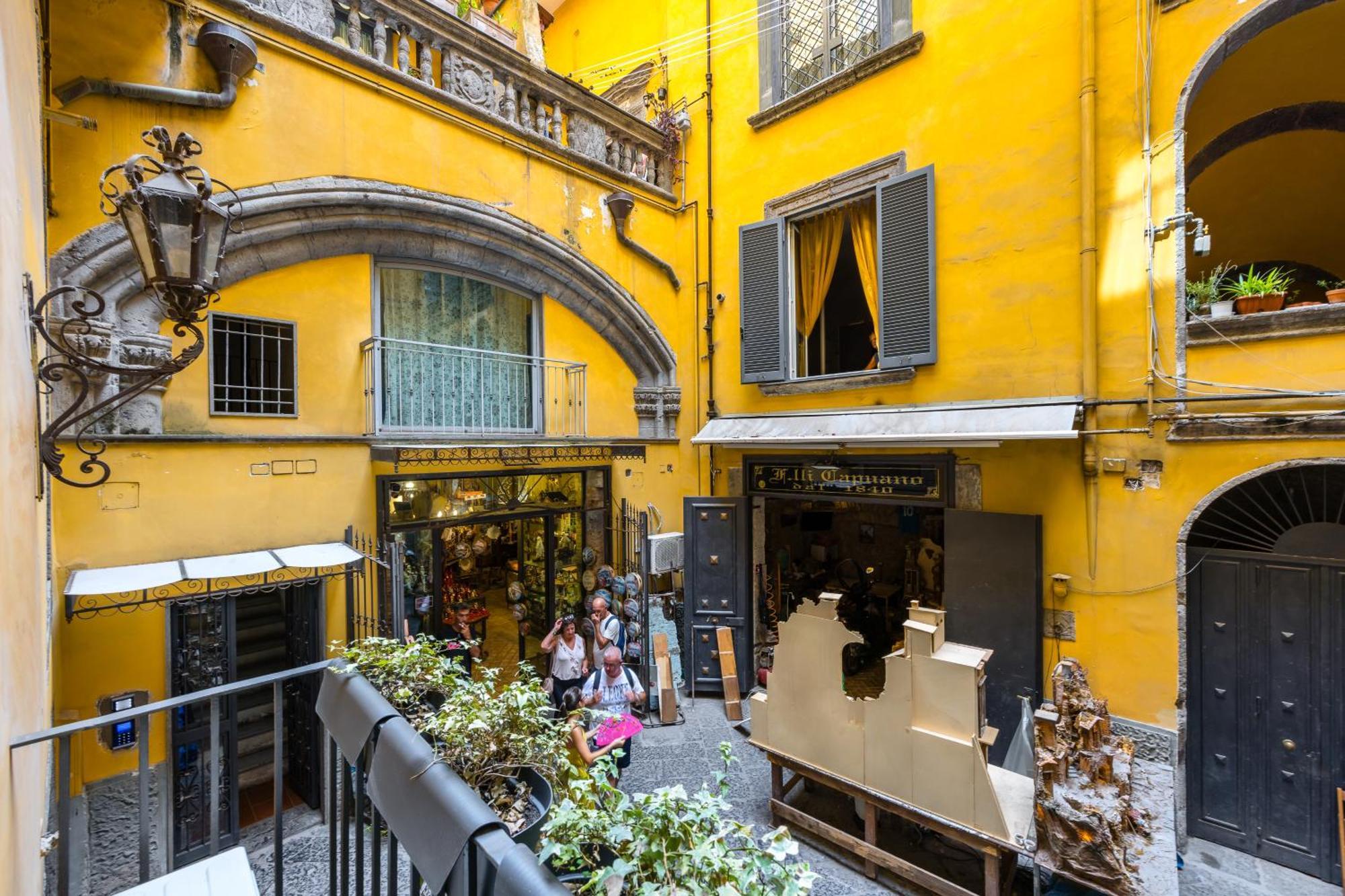 Palazzo Mormando - Industrial Apartment Naples Luaran gambar