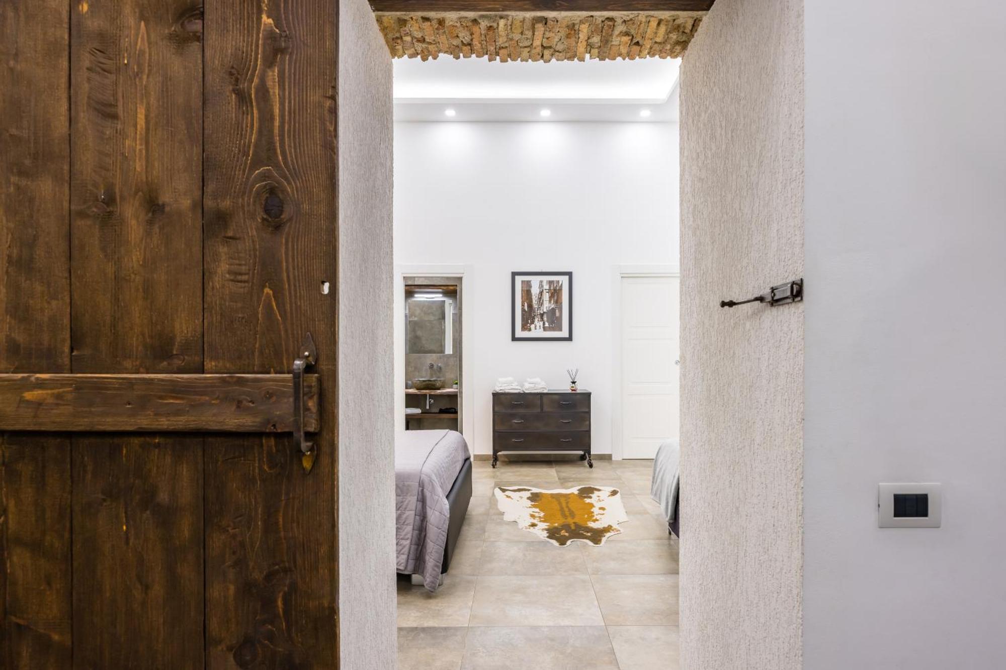 Palazzo Mormando - Industrial Apartment Naples Luaran gambar