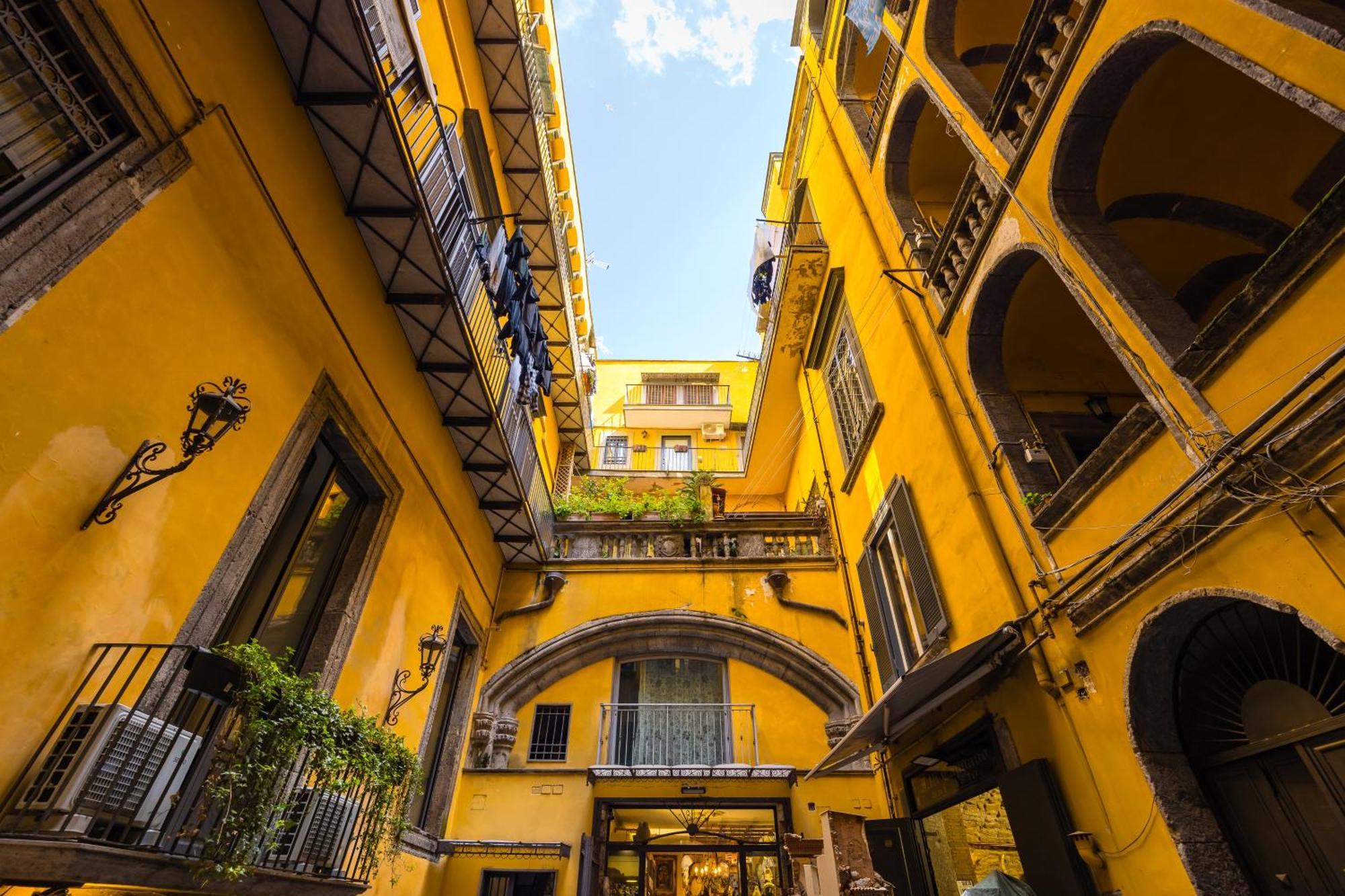 Palazzo Mormando - Industrial Apartment Naples Luaran gambar