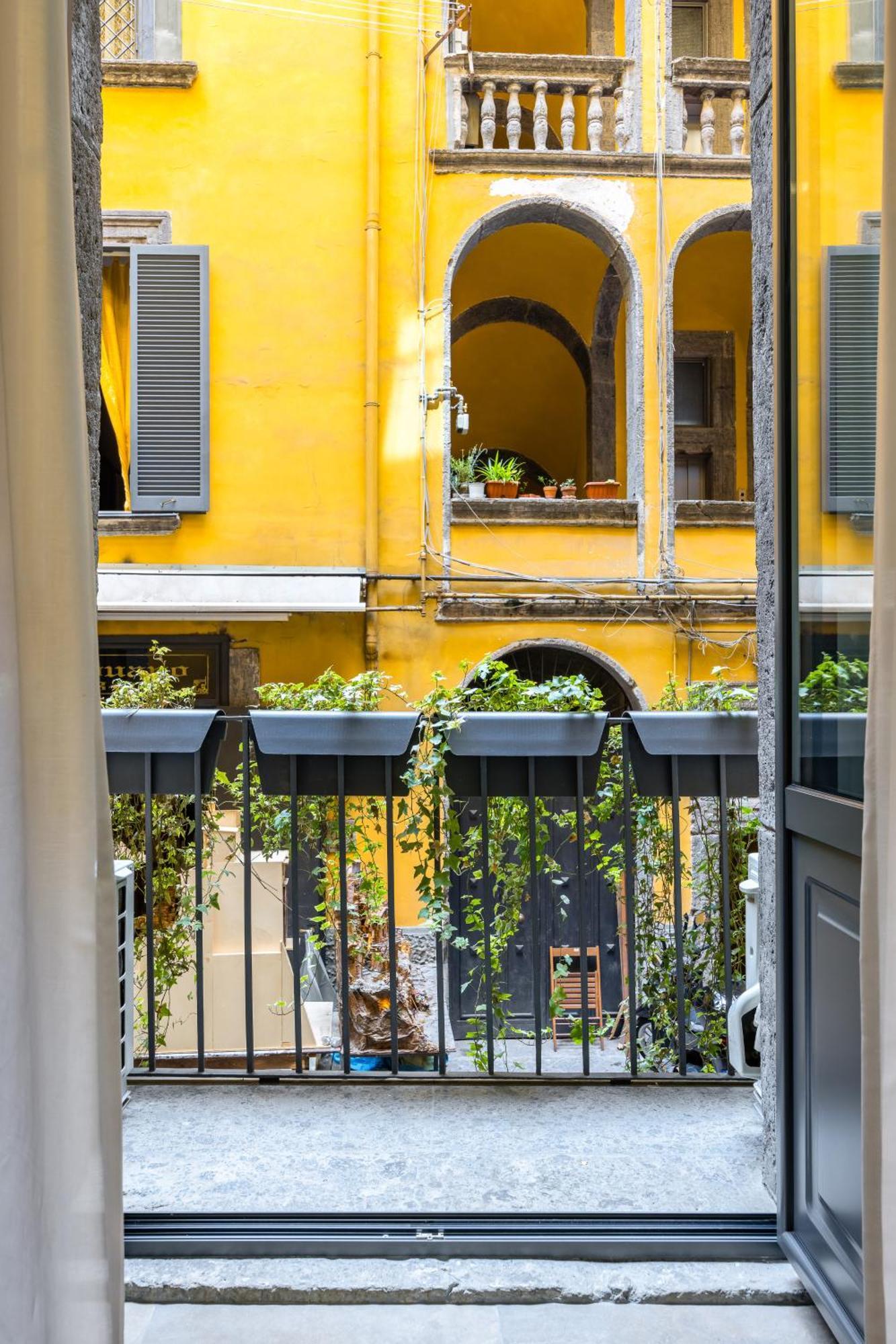 Palazzo Mormando - Industrial Apartment Naples Luaran gambar