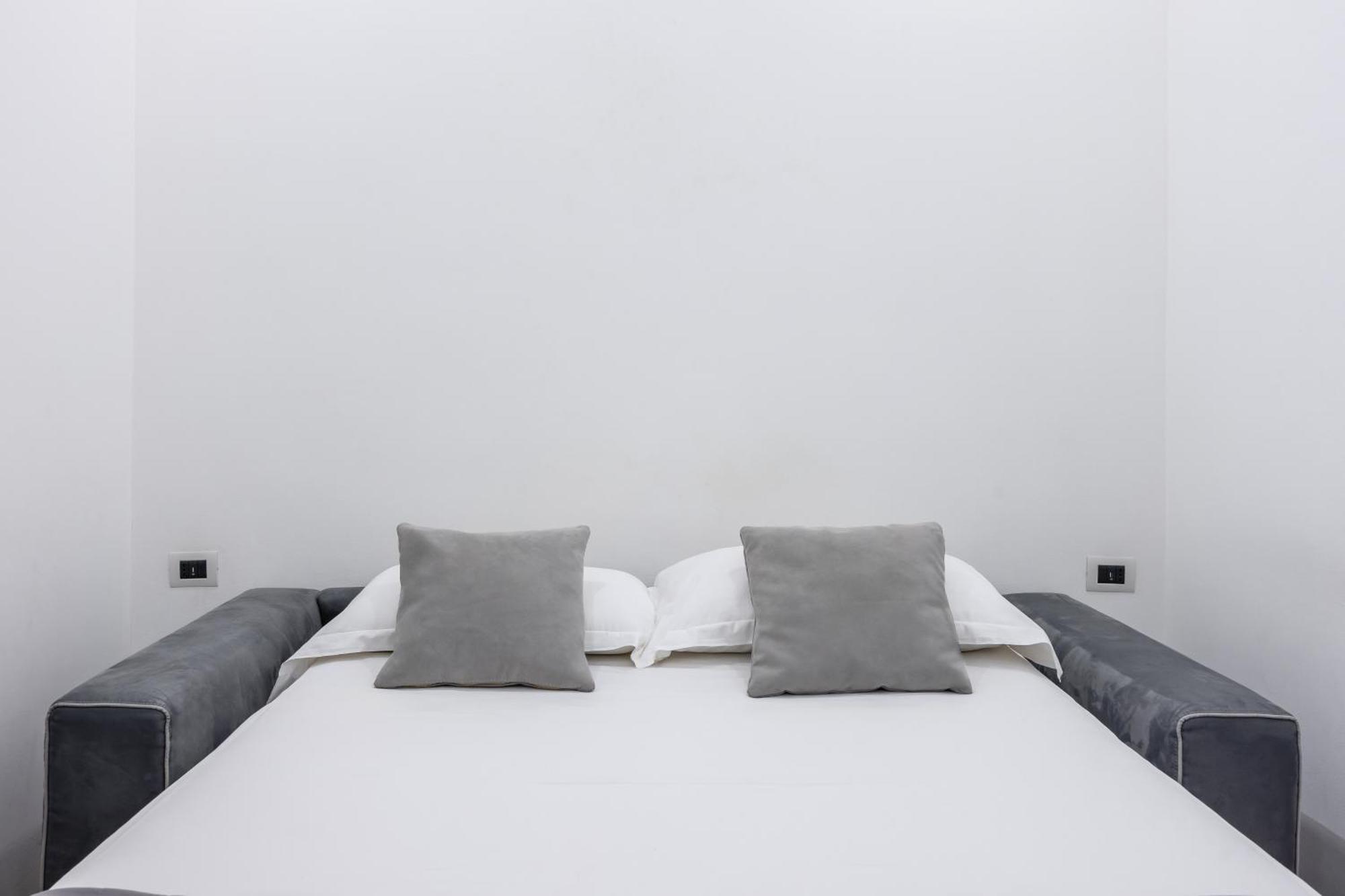 Palazzo Mormando - Industrial Apartment Naples Luaran gambar