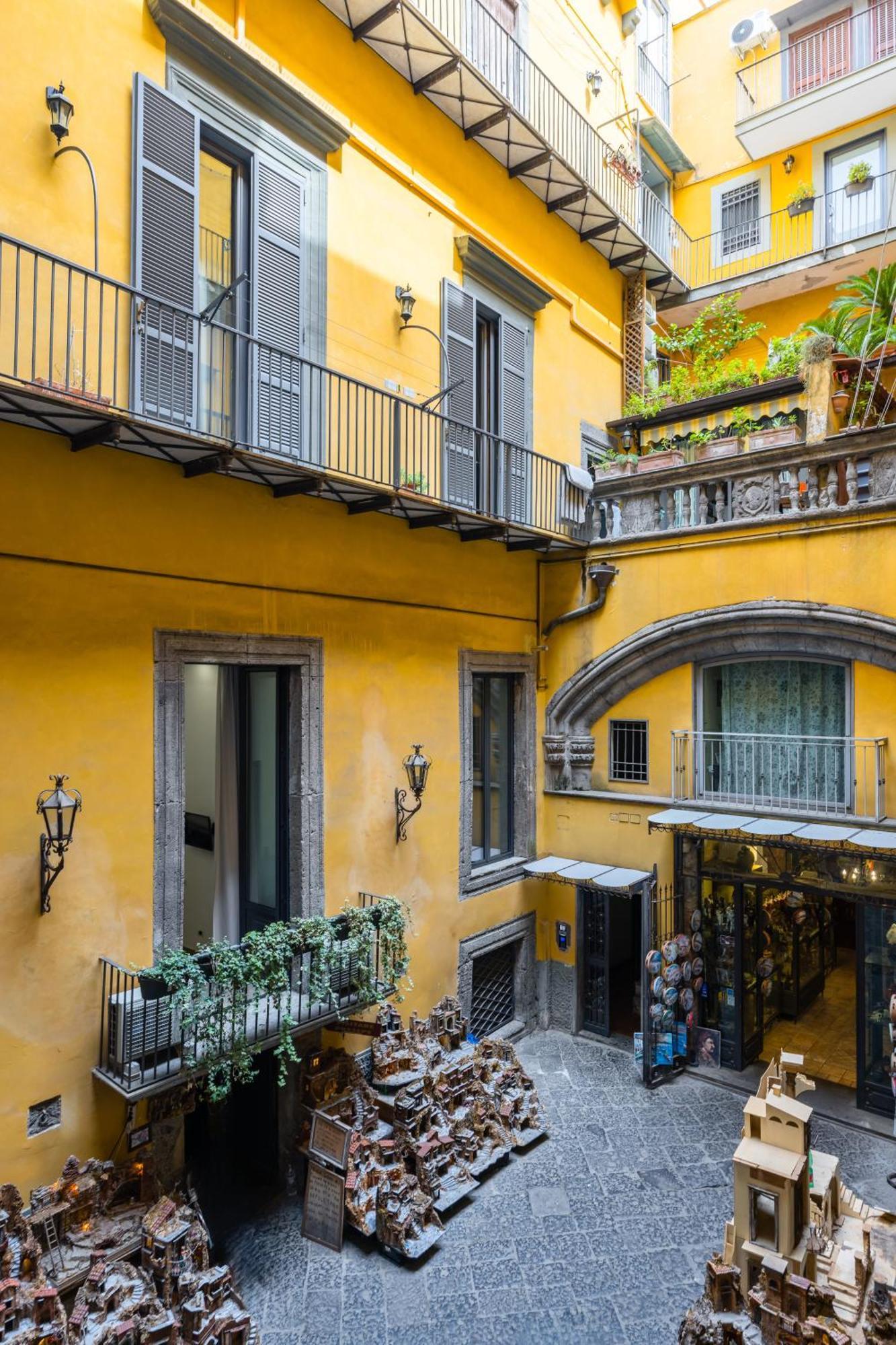 Palazzo Mormando - Industrial Apartment Naples Luaran gambar
