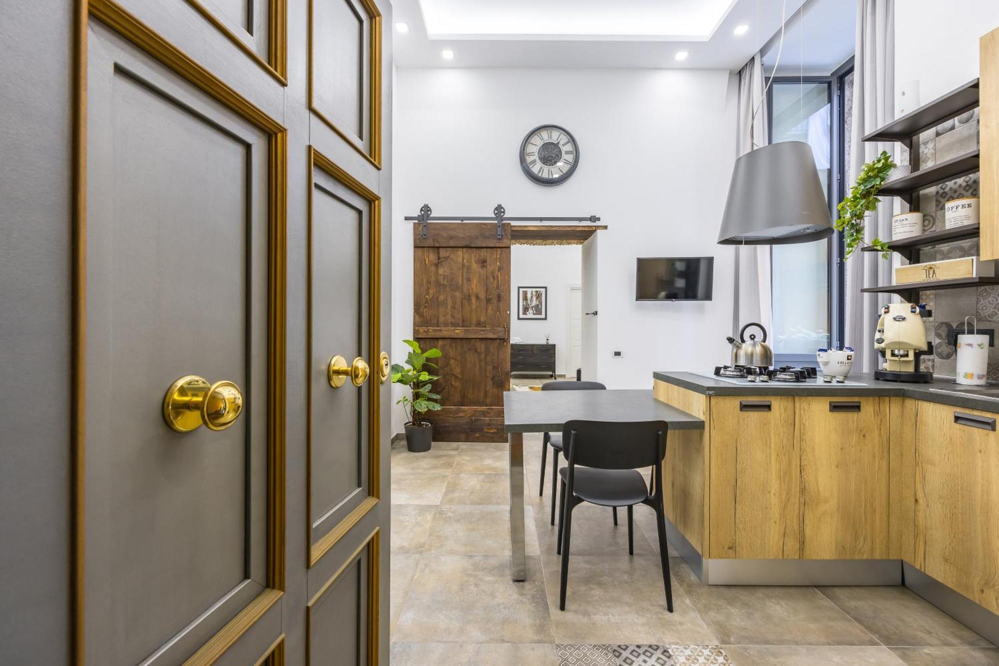 Palazzo Mormando - Industrial Apartment Naples Luaran gambar